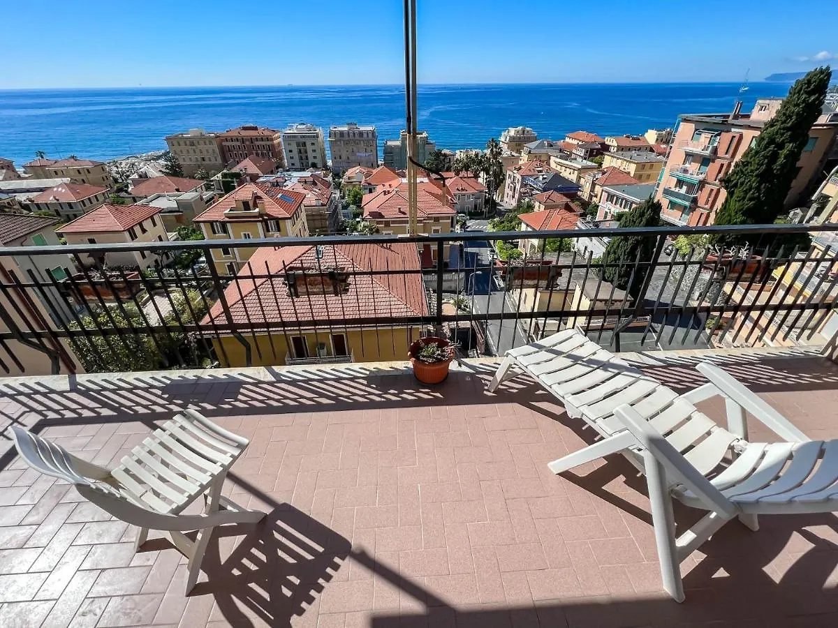 Grande Appartamento Vista Mare Varazze