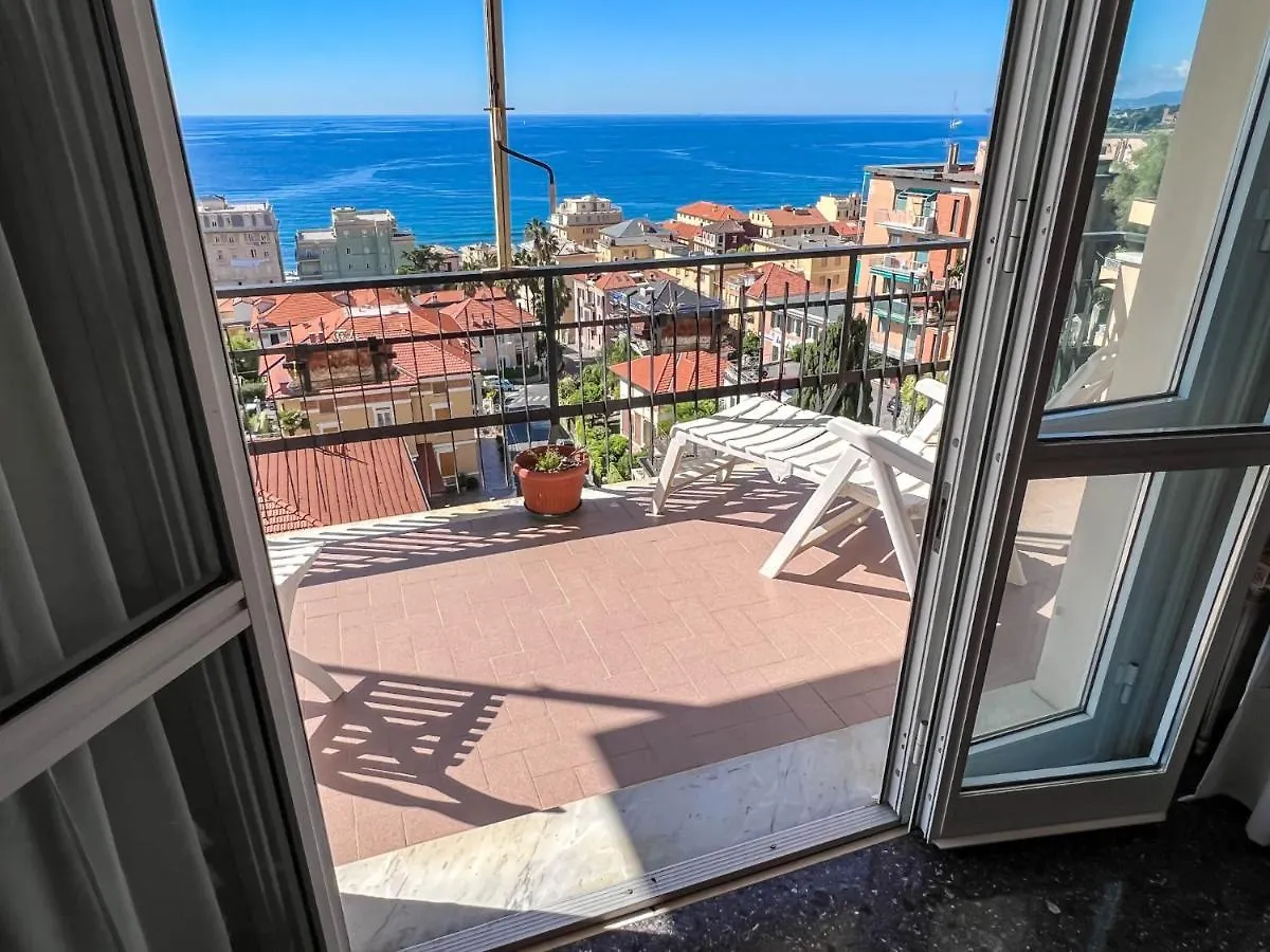 Grande Appartamento Vista Mare Varazze