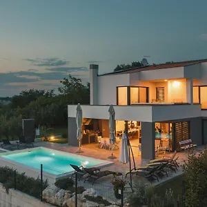 https://villa-boiky.in-istria.net